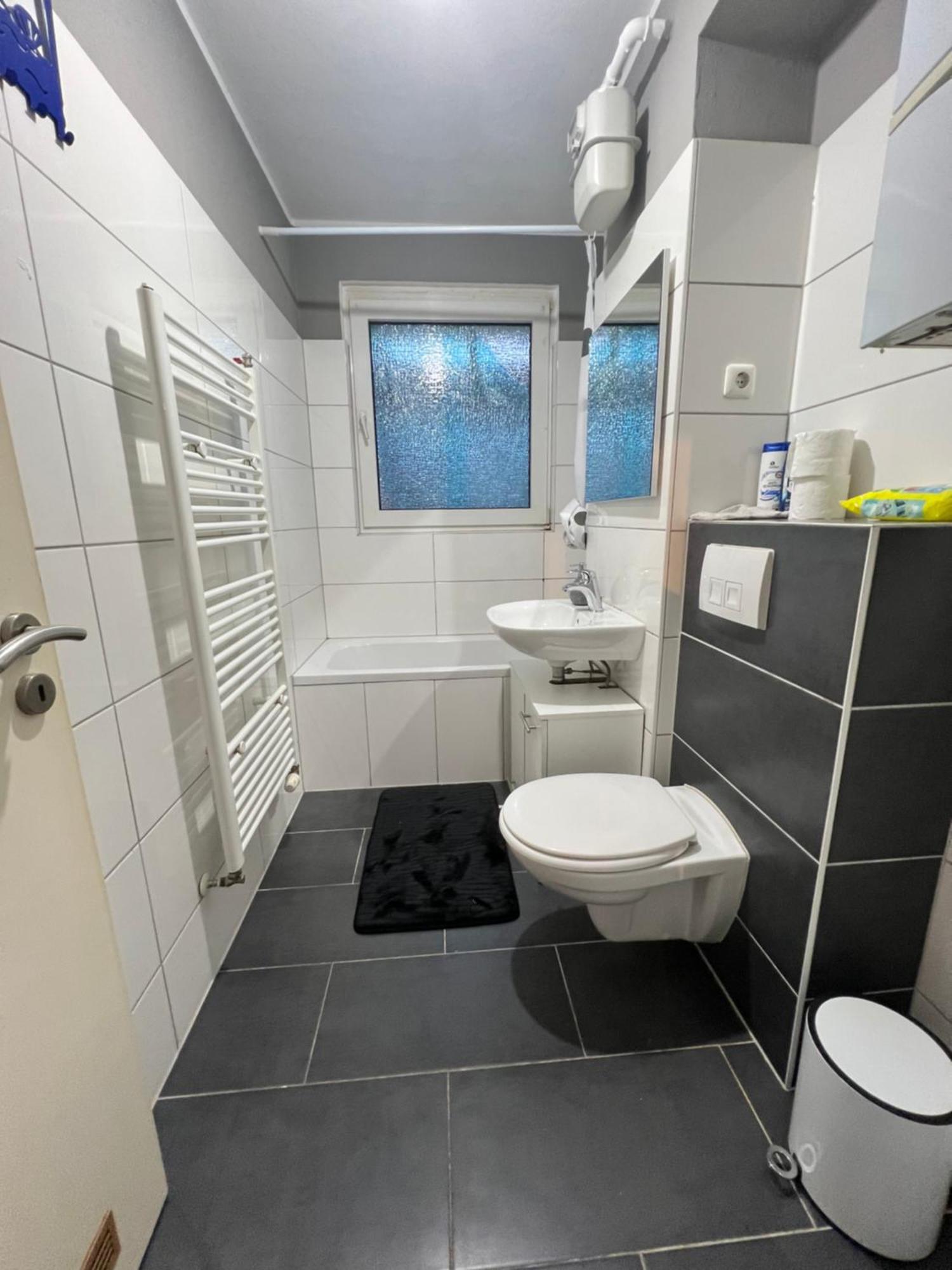 Gemuetliche Ferien-/Monteurenwohnung In Herne Bagian luar foto
